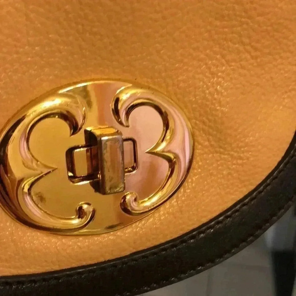 Emma Fox two-toned saddle crossbody bag. - Picture 3 of 10